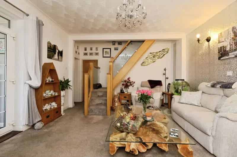 5 Bedroom Semi Detached House Dinnington South Yorkshire