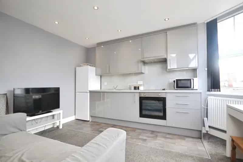 2 bedroom Flat
 To Let