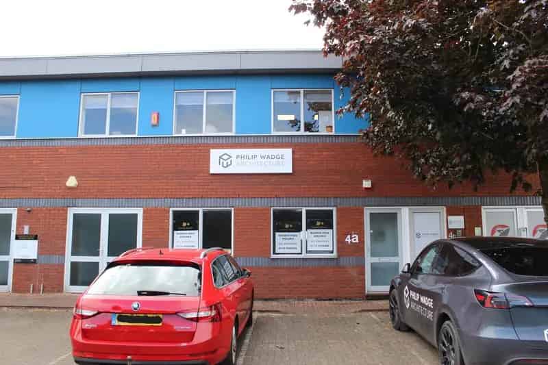 Newly Refurbished Ground Floor Apartment with 4 Parking Spaces