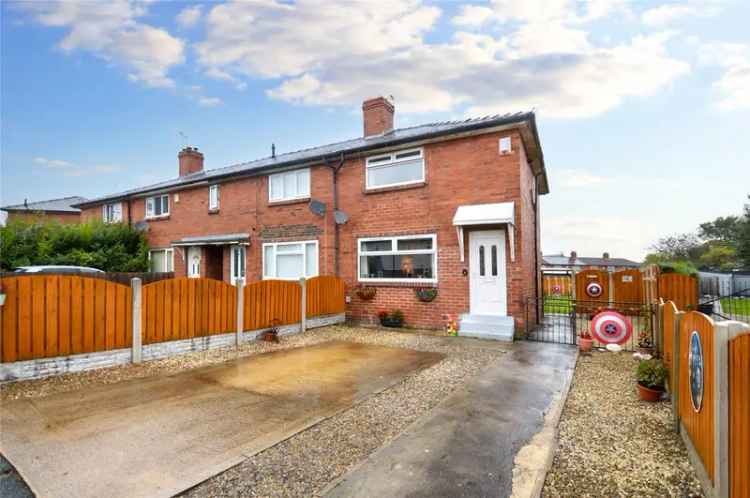 House For Sale in Leeds, England