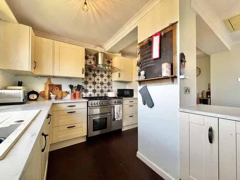 3 Bed Semi-Detached House for Sale Near M4