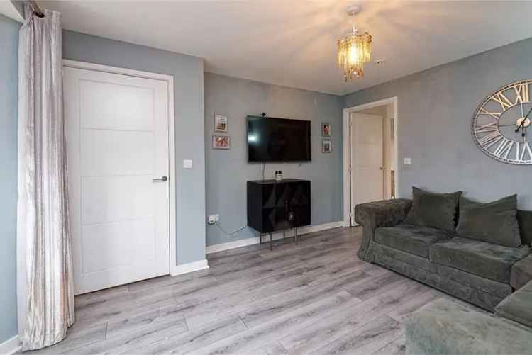 3 Bed House - Semi Detached with 1 Reception Room