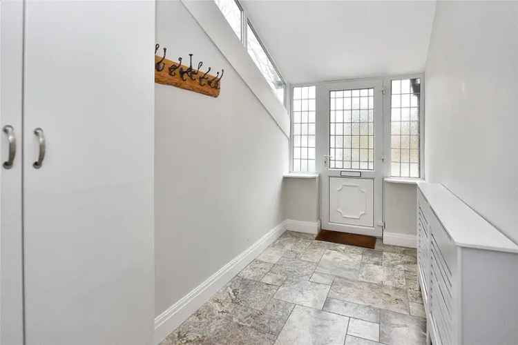 House For Sale in Leeds, England