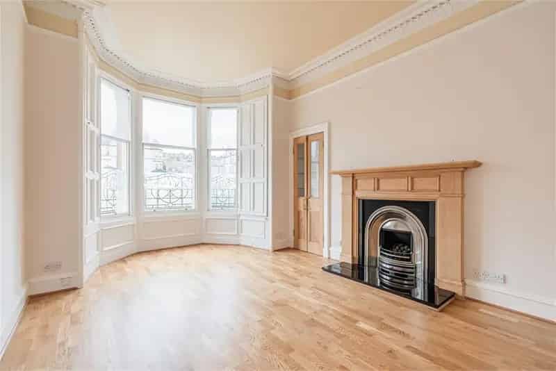 2 Bed Flat Comely Bank Edinburgh Spacious Main Door Flat Private Garden