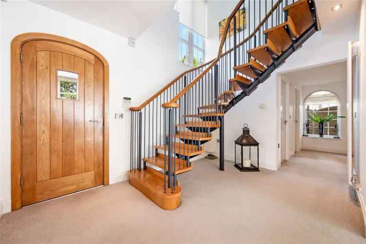 House For Sale in Leeds, England