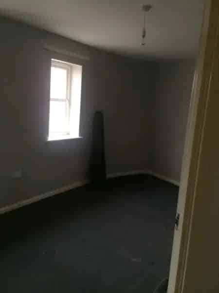 2 Bed Apartment Near Canal and Amenities