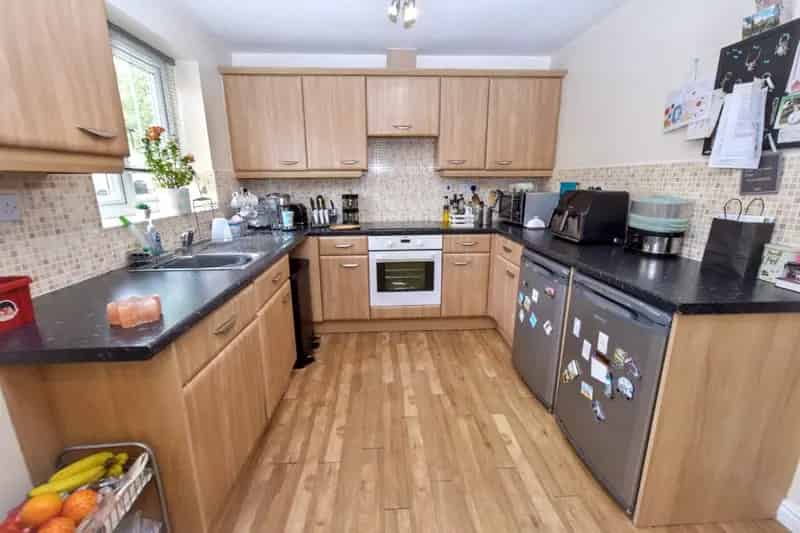 Ground Floor Apartment Two Double Bedrooms Allocated Parking Garage