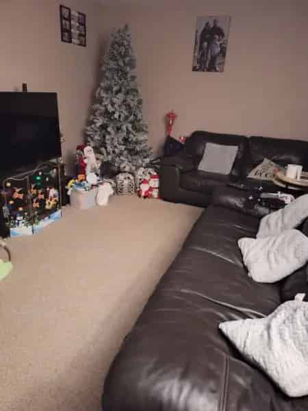 Ground Floor Flat 2 Large Bedrooms Private Gardens Driveway