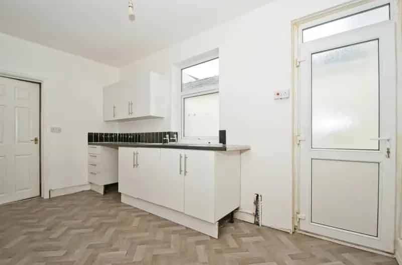 3 Bedroom Mid Terrace House Ebbw Vale