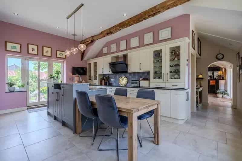 4 Bedroom Barn Conversion Near Beccles
