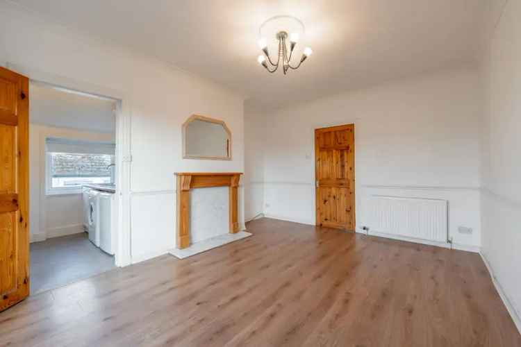 Spacious 3-Bedroom Apartment in Kings Park Glasgow