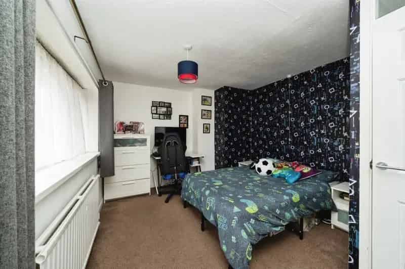 3 Bedroom Mid-Terraced House Llanrumney