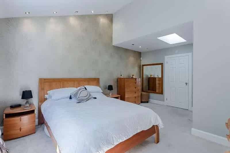 4 Bed Detached House for Sale in Barnton