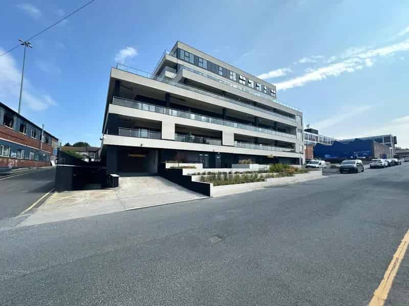 2-Bedroom Apartment Near Leeds City Centre