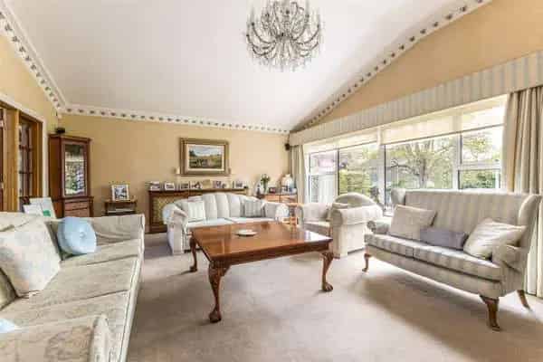 Waterside Home with Private Mooring, 4 Bedrooms, Stunning Garden
