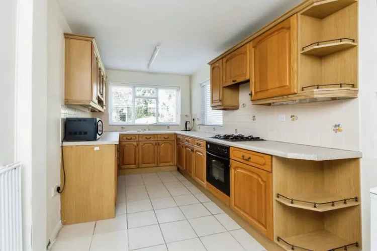 Three Bedroom Semi Detached House with Large Garden - Chain Free