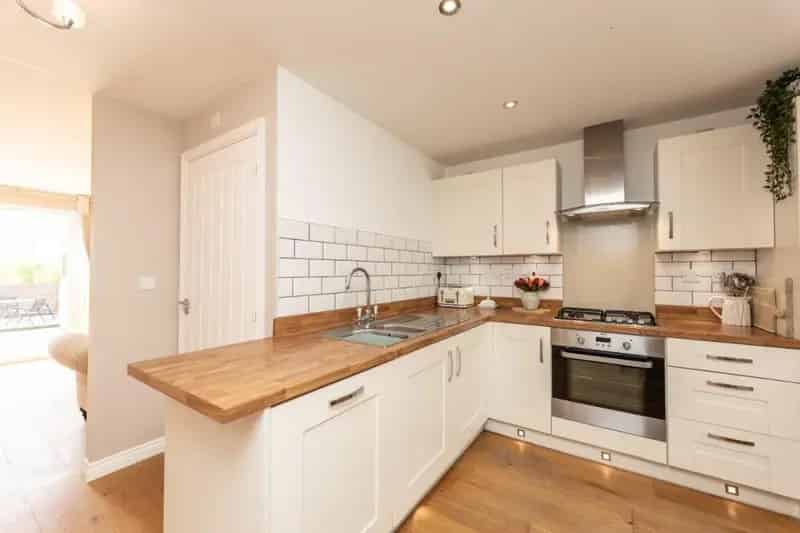4 Bed Semi-Detached House For Sale