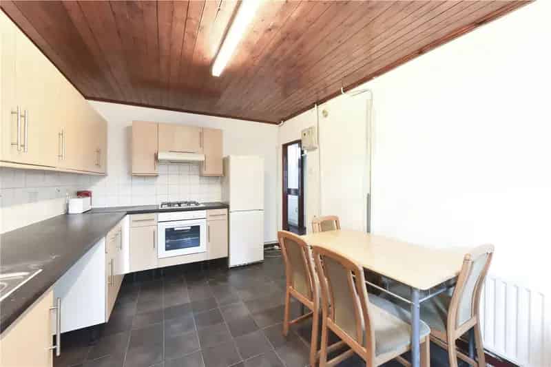4 bedroom house in London