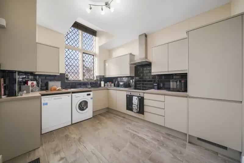 3 Bedroom Flat To Rent