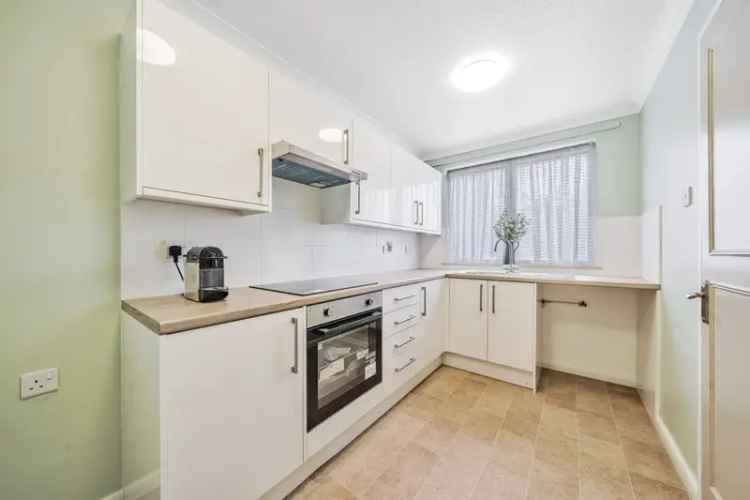 Spacious End Terrace Apartment Near Earls Court
