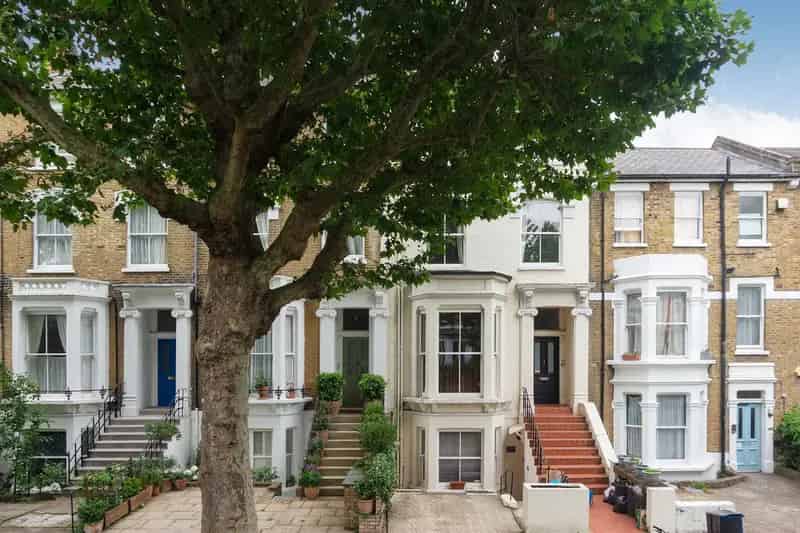 3 Bedroom Maisonette for Sale Hammersmith Grove London