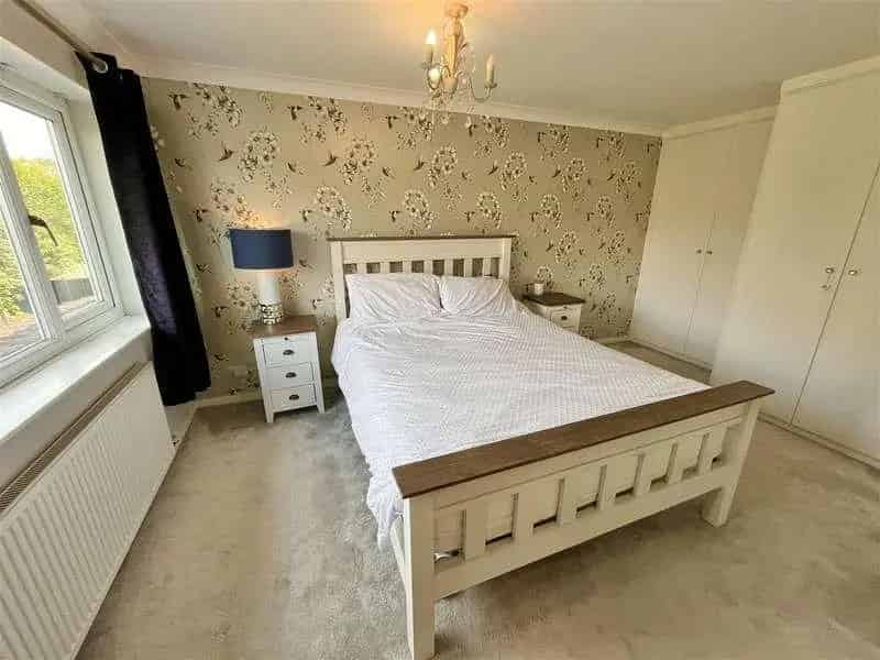 3 Bed Extended Semi Detached House Wilmslow