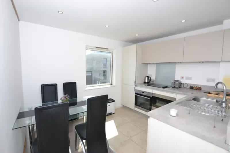 2 Bedroom Flat House to Rent