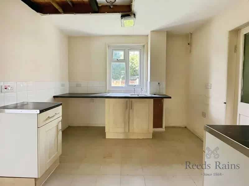 3 Bedroom End Terrace House for Sale