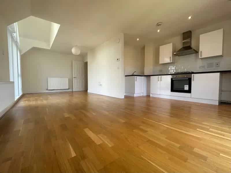2 Bed Apartment Kennington High Specification Balcony Unfurnished