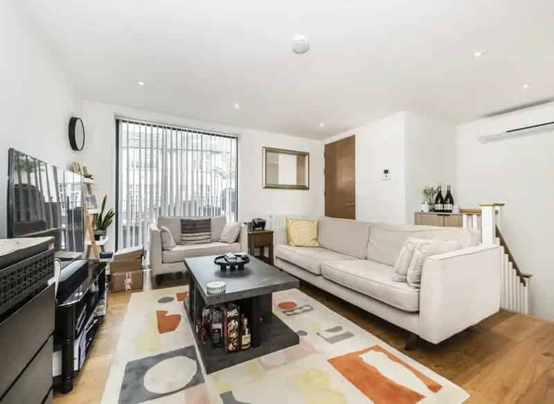 Modern 2-Bed Apartment near Clapham Common 894 sq ft
