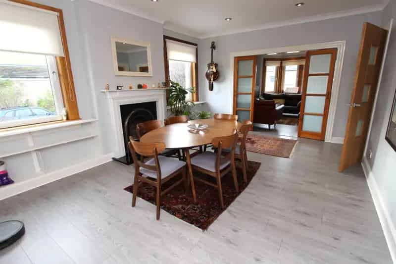 4 Bedroom Furnished Villa in Colinton Edinburgh - Private Garden & Garage