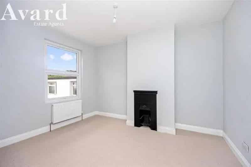 2 Bed Maisonette for Sale - Freehold - Modernized - Brighton