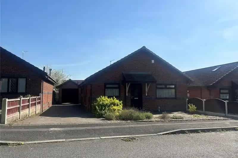 2 Bedroom Bungalow for Sale Oldham
