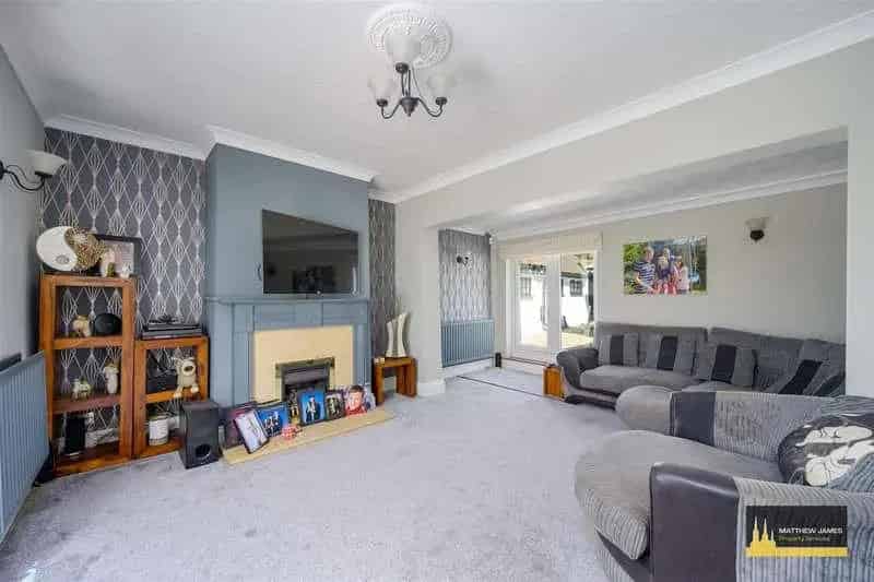 6 Bed House for Sale Ansty Village