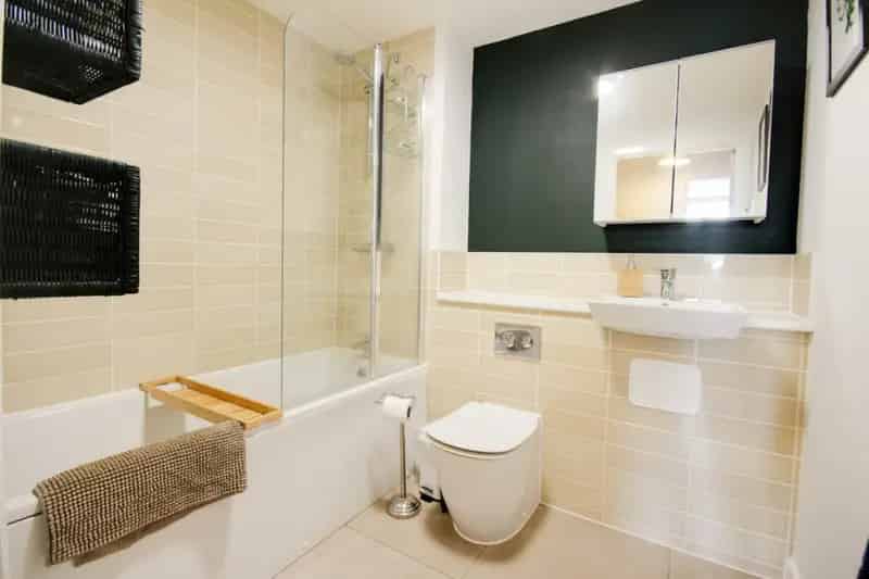 2 Bedroom Flat to Rent Available May 17 2025