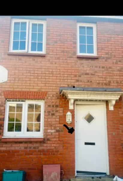 New Build Townhouse with Parking and Garden Pets Allowed