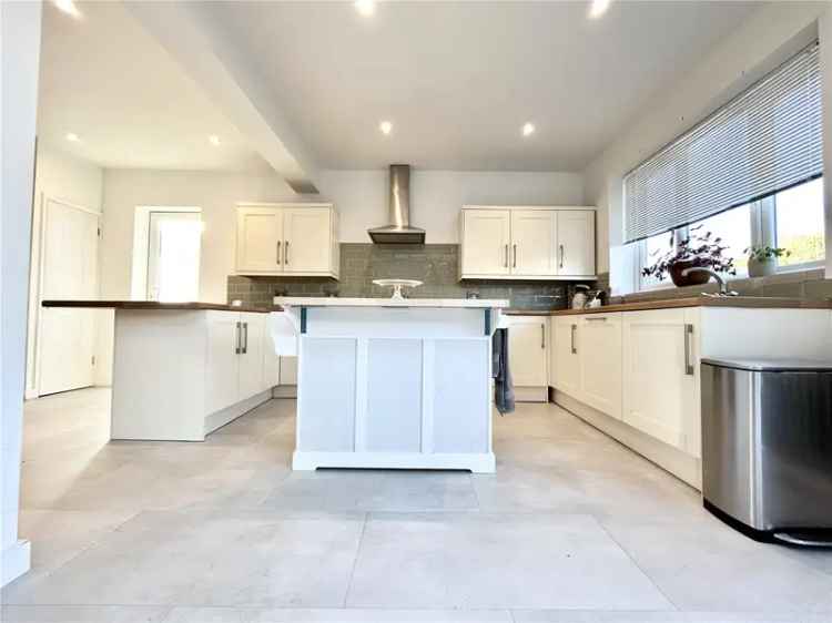 4 bedroom house in Poole