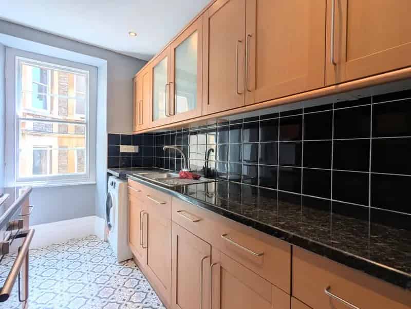 2 Bedroom Flat to Rent Pembroke Road