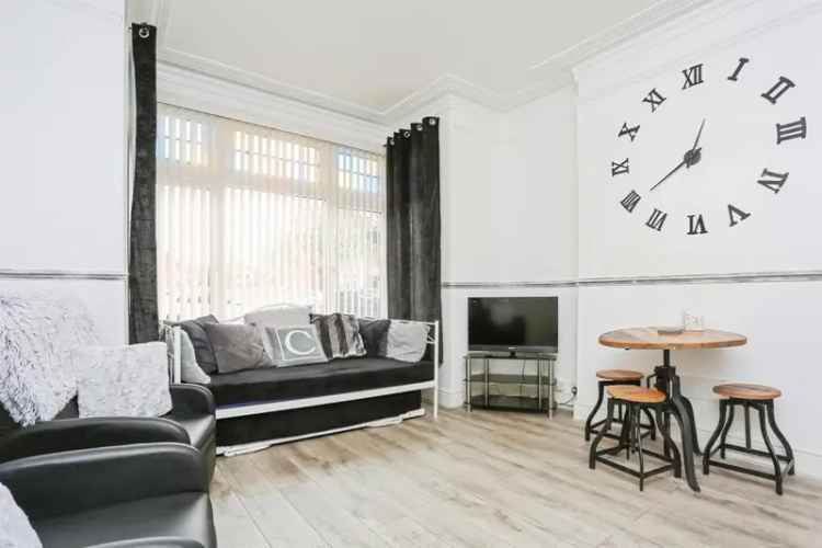 8 Bed Guest House with Owners Accommodation Near Skegness Town Centre