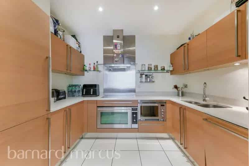 Battersea Reach Apartment Two Double Bedrooms Two Bathrooms