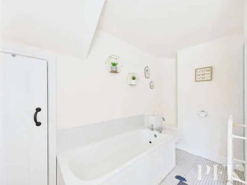 3 Bed Barn Conversion for Sale