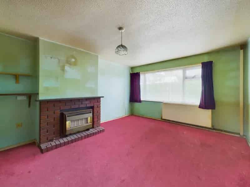 2 Bedroom House For Sale Requiring Modernisation