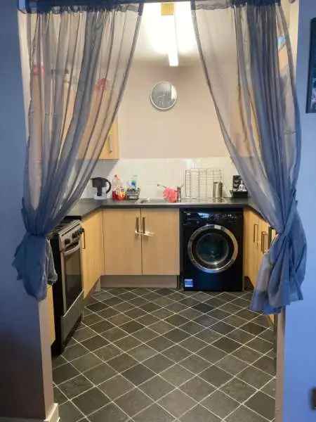 Flat For Rent in Portsmouth, England