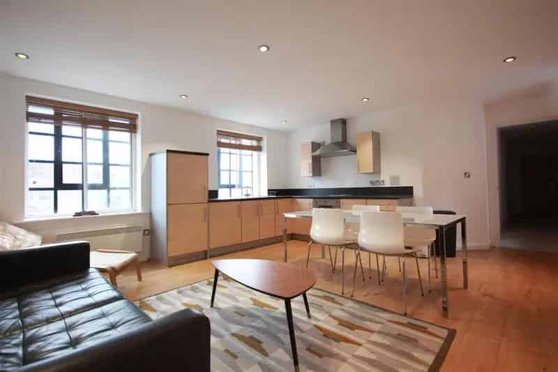 2 Bedroom Apartment to Rent