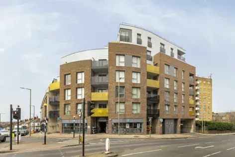 1 room flat of 81 m² in London