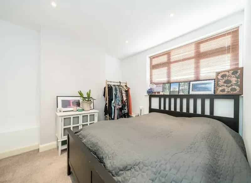 One Double Bedroom Apartment in Central Twickenham