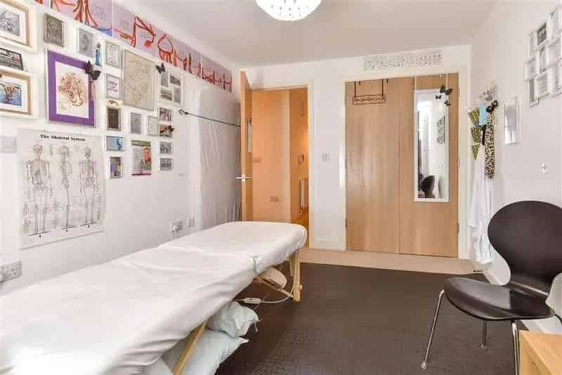 2 Bed Flat for Sale in Brighton Near City Centre and Beach