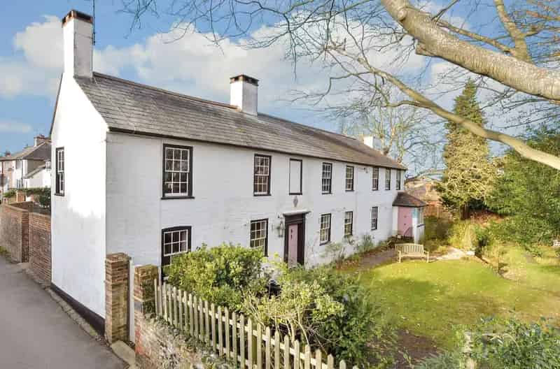 5 Bedroom Detached House with Subterranean Tunnels