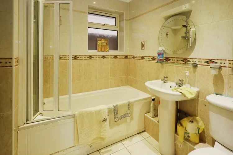 3 Bedroom Detached House for Sale in Bournemouth