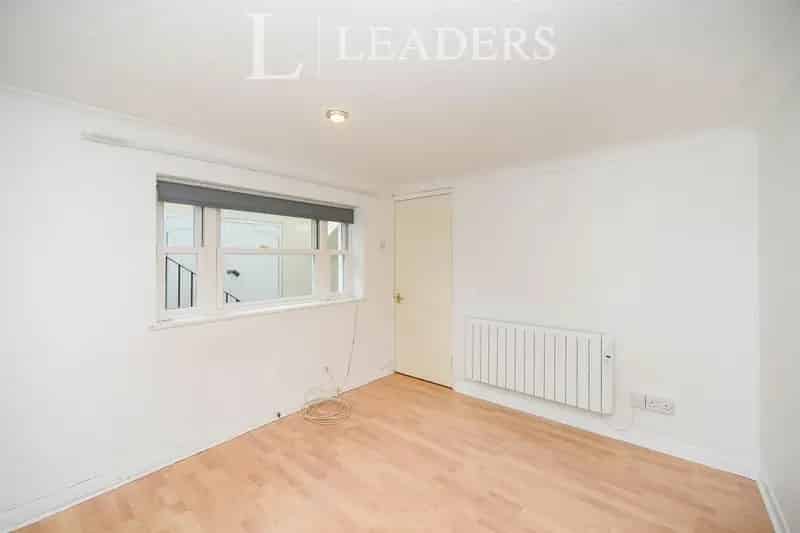 Studio to Rent
